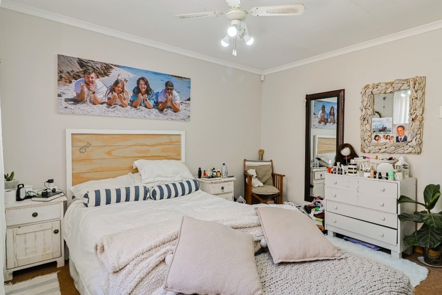 5 Bedroom Property for Sale in Gansbaai Central Western Cape